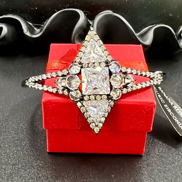 Banana Republic Jewelry - Stunning Banana Republic Edwardian Bracelet w/ Round Square and Triangular CZs